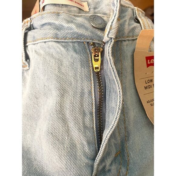 Levi's Blue Jean Shorts with Distressed Details NWT Size 14 Reg Girls - Picture 3 of 6